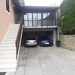 Apartma Kocevar דירה *