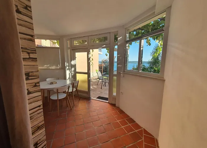 Apartma Kocevar アパート ポルトローシュ